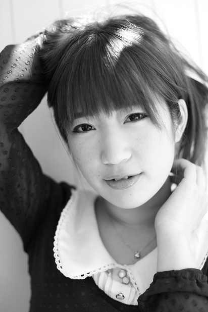 柳田絵美花ちゃん２５ : モノクロポートレート写真館