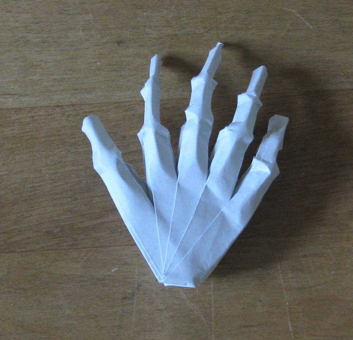 おりがみ なにかつくってる おりがみ なにかつくってる