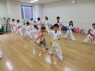 土曜日空手 秋季昇級審査会_c0118332_2312625.jpg