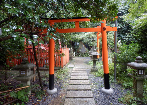 雨の大豊神社_e0048413_932526.jpg