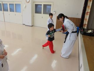 日曜空手 親子空手体験 新琴似教室審査会_c0118332_14361321.jpg