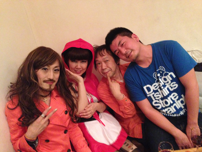 ゲイバーにて_d0119642_16571285.jpg