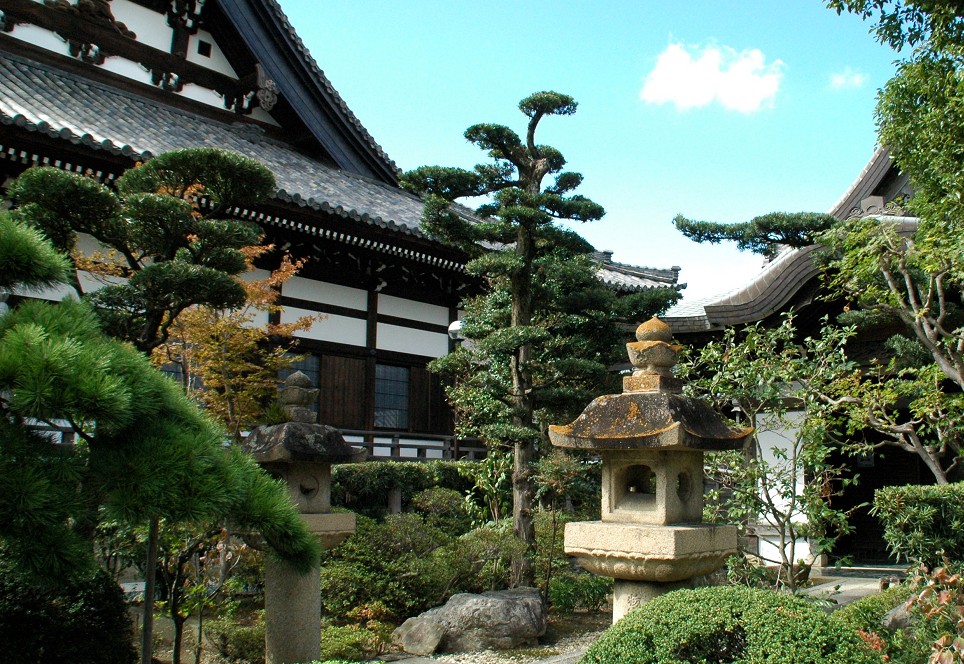 　　　梶取本山 総持寺_b0093754_22394611.jpg