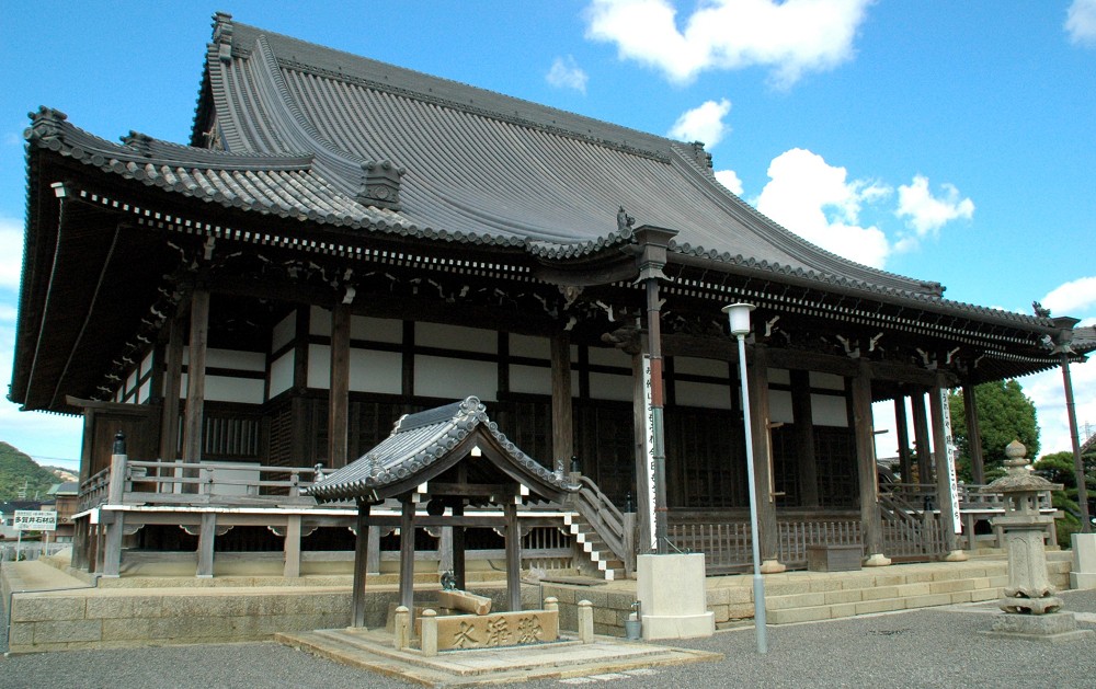 　　　梶取本山 総持寺_b0093754_2239519.jpg