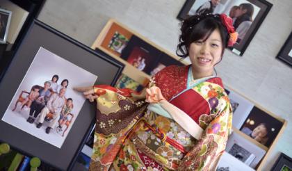 お爺ちゃん.お婆ちゃんとお孫さん達との笑顔の写真...._b0194185_2254158.jpg