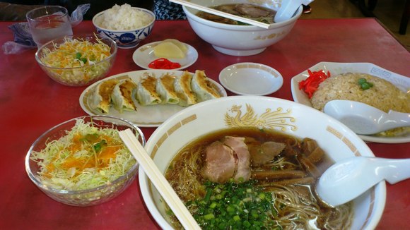 ラーメン食いてー餃子食いてー焼き飯食いてー_f0031417_15395098.jpg