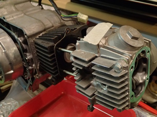 シンプルでおしゃれ C50 スーパーカブ エンジン C50E 4速 セル付き