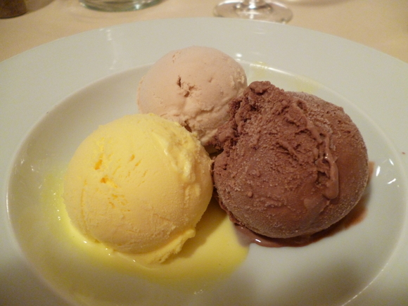 2013,07 フランス、イタリアツアー 27、「 I Castelli Ristorante」 Alba (IT)_a0207973_22162287.jpg