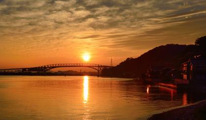 境港大橋と夕日を....GS代が今よりずいぶん安かった頃.....撮影に..._b0194185_22275215.jpg