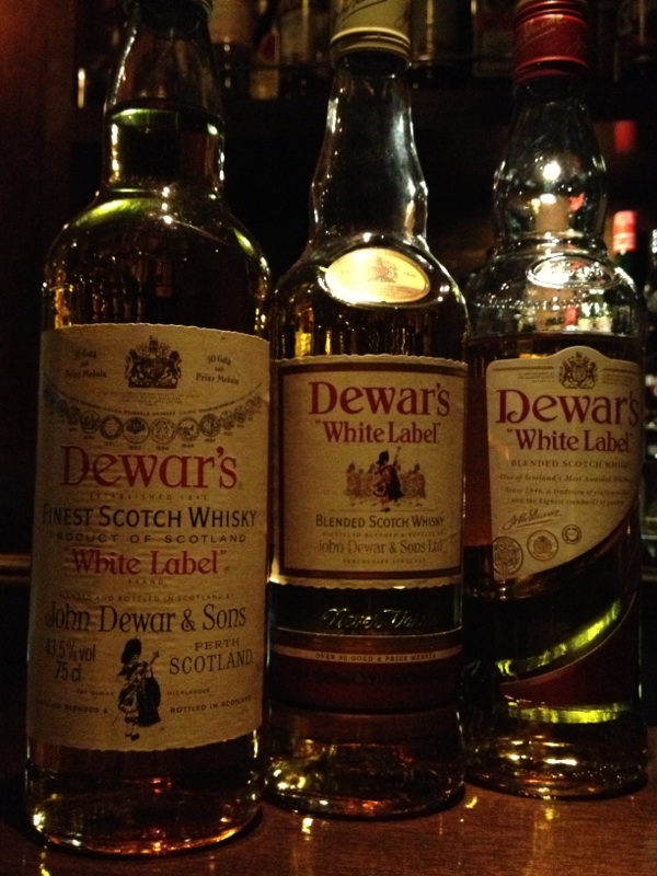 【Ｓｃｏｔｃｈ　Ｗｈｉｓｋｙ】　Ｄｅｗａｒ’ｓ　“Ｗｈｉｔｅ　Ｌａｂｅｌ”_c0014695_3382173.jpg