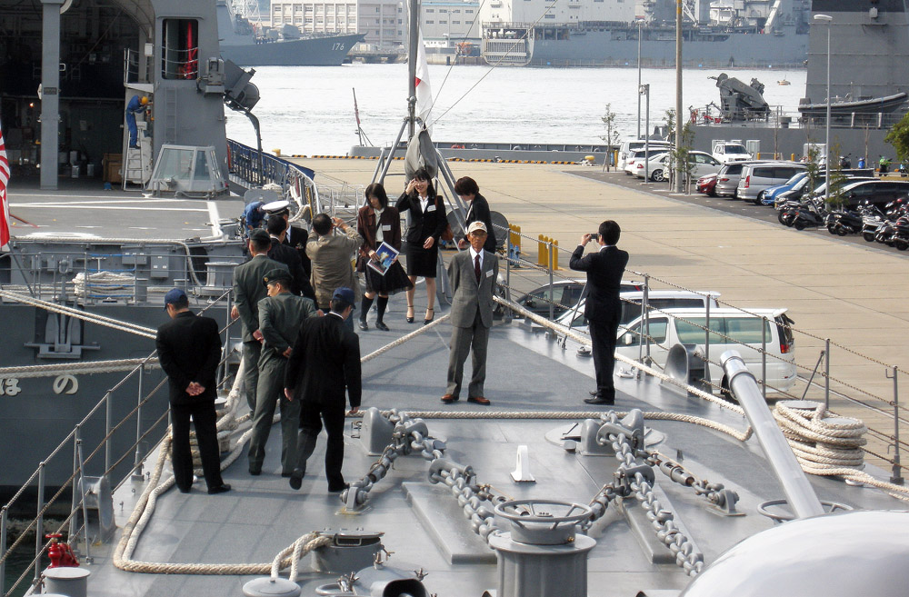 佐世保基地護衛艦 乗船見学会_a0042310_18373531.jpg