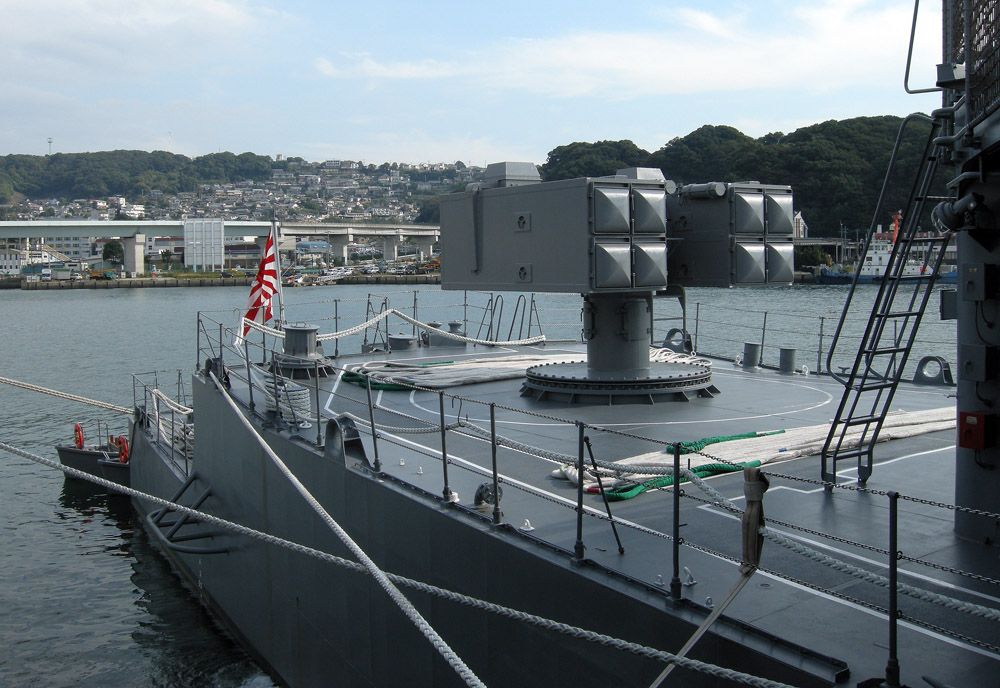 佐世保基地護衛艦 乗船見学会_a0042310_1843263.jpg