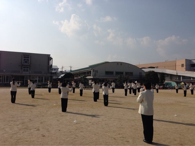 六条院小学校　マーチング演奏！_d0016622_15937.jpg