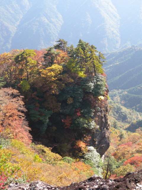 祖母山系の山旅（一泊二日）＆池の原の紅葉に感動！_e0272335_19595917.jpg