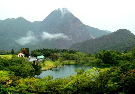 ＜2013年10月18-20日＞「火打山」雪景色登山＆糸魚川フォッサマグナ探訪（前編）_c0119160_22282878.jpg