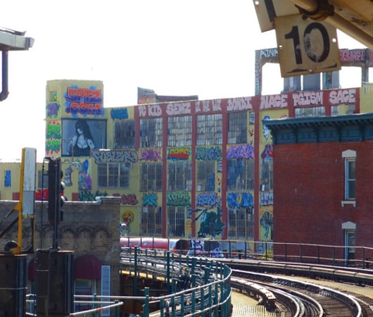 NYのグラフィティの聖地、『ファイブ・ポインツ』(5 Pointz)_b0007805_2035494.jpg