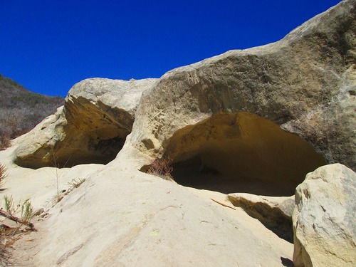 洞穴めぐりハイキング　　　　　Dripping Cave in Aliso and Wood Canyons Wilderness Park_f0308721_9262470.jpg