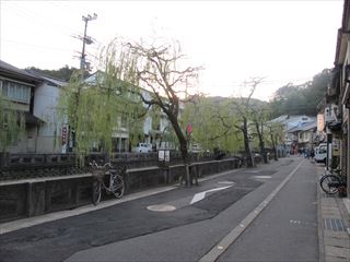 f0224632_0364991.jpg