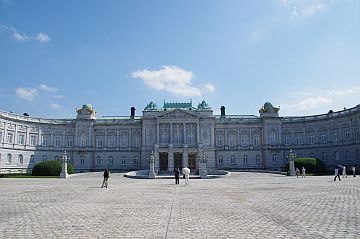 東京・横浜 大理石ホールやステンドグラス、赤レンガの外壁が美しい洋風建築_b0212342_17453880.jpg