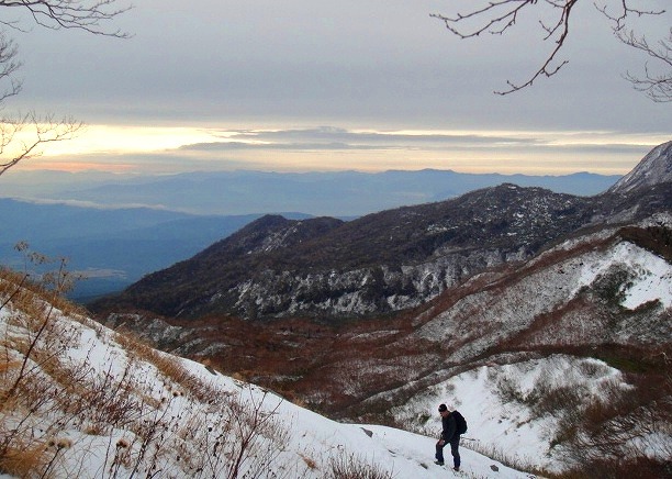 ＜2013年10月18-20日＞「火打山」雪景色登山＆糸魚川フォッサマグナ探訪（前編）_c0119160_21184055.jpg