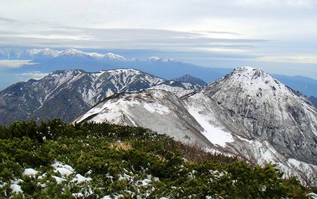 ＜2013年10月18-20日＞「火打山」雪景色登山＆糸魚川フォッサマグナ探訪（前編）_c0119160_21373889.jpg