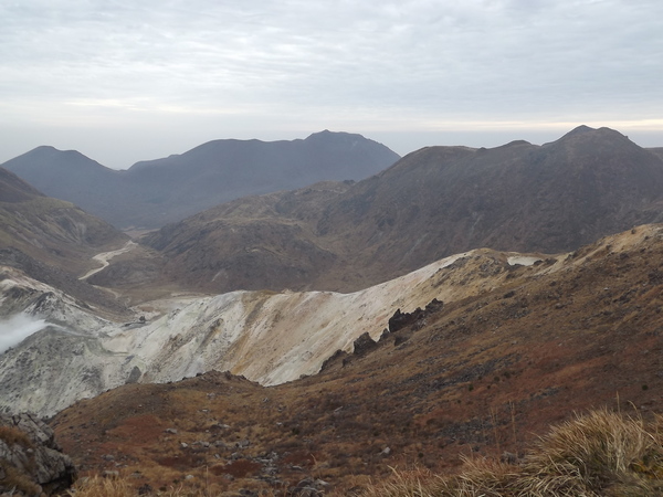 紅葉の九重連山再び 星生山～天狗ヶ城～中岳～白口岳～稲星山～久住山～扇ヶ鼻を行く_a0206345_10165231.jpg