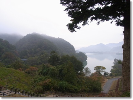 連休2日目も肌寒く陽射しの少ない天気_c0147448_17225037.jpg