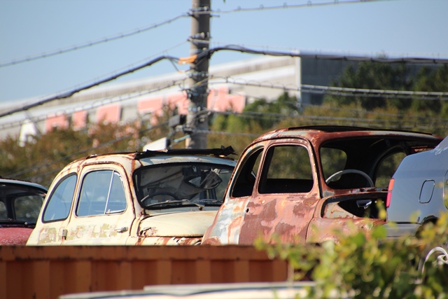 廃車のある風景 2013-11-3_e0251895_21551843.jpg