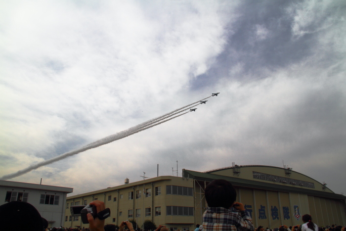 ブルーインパルス ～ 入間基地航空祭 2013_a0163932_17413251.jpg