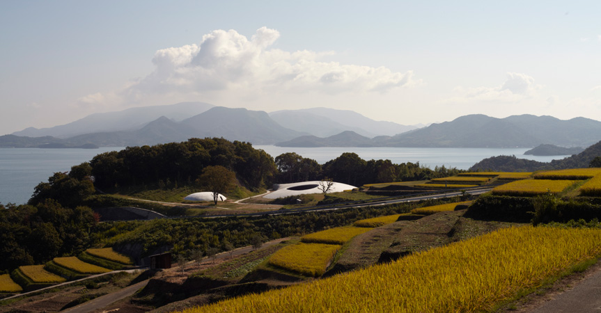 瀬戸内国際芸術祭2013　no-17 豊島美術館_d0137664_1203511.jpg