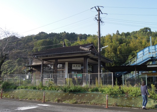 永尾駅と削り作業_d0195183_23354333.jpg