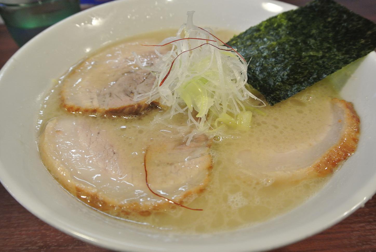 61杯目 塩豚骨チャーシュー麺 麺屋蓮花 趣味は食べること2 61杯目 塩豚骨チャーシュー麺 麺屋蓮花 趣味は食べること2