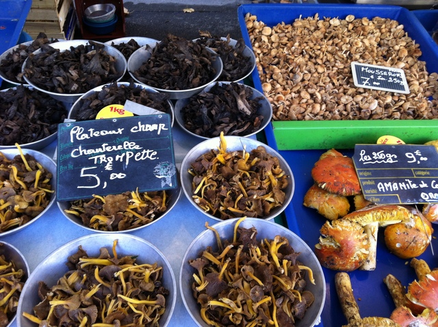 Marchè de la Croix-Rousse リヨンの青空市場de絶品生牡蠣♡_b0246303_4275648.jpg