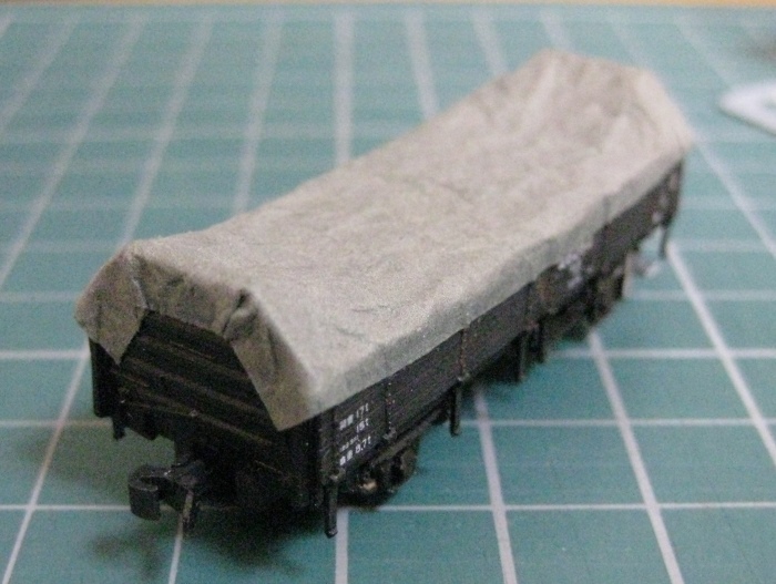 お手軽な貨車 弄り (トラにカバー)_b0128336_114217.jpg