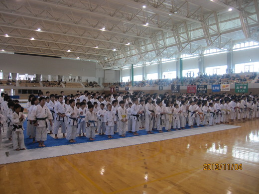 第３２回　岡山県小・中学生空手道選手権大会_d0176580_18154086.jpg