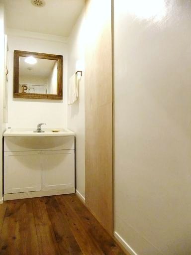 洗面所のdiy 壁紙を貼る C O C O T I 洗面所のdiy 壁紙を貼る C O C O T I