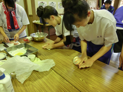 丸岡高校のみなさんが米粉料理体験をしに来ました!_e0061225_16233590.jpg