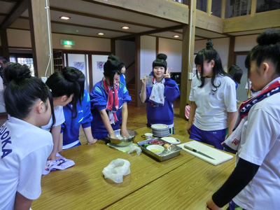 丸岡高校のみなさんが米粉料理体験をしに来ました！_e0061225_16262974.jpg