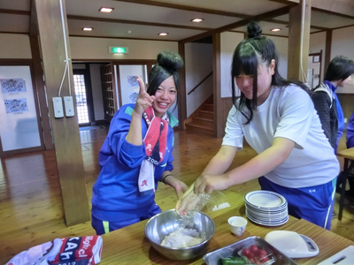 丸岡高校のみなさんが米粉料理体験をしに来ました!_e0061225_16264674.jpg