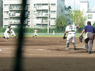 専修大対国士館大 10月14日 東都大学野球2部_b0166128_1936188.jpg