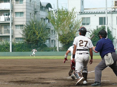 専修大対国士館大 10月14日 東都大学野球2部_b0166128_2024241.jpg