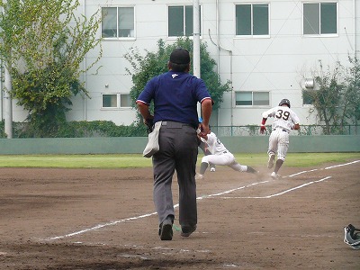 専修大対国士館大 10月14日 東都大学野球2部_b0166128_20352612.jpg