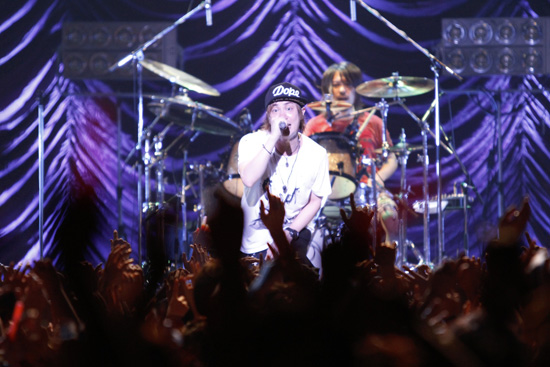 BREAKOUT祭2013　マイファス、OLDCODEX、じんらが魅せた熱狂のステージ_e0197970_1749548.jpg