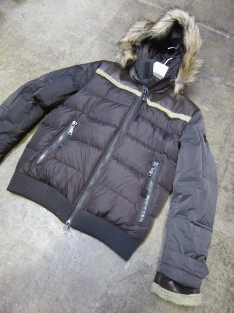 add ・・・ B3 TYPE DOWN JACKET!♪! 今迄に無かった秀逸DOWN JKTです★_d0152280_16385455.jpg