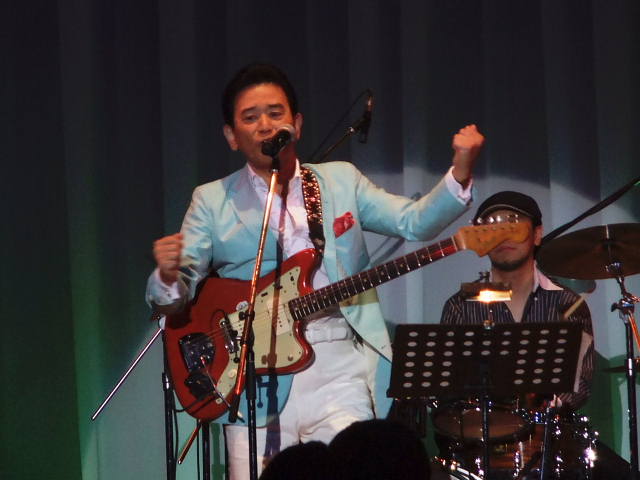 広島小島建興㈱様40周年記念ディナーショー写真。_e0119092_120896.jpg