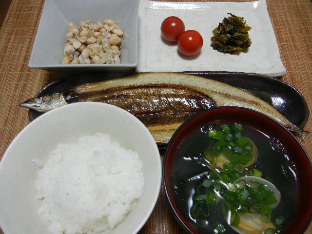 秋刀魚の開き定食_e0028505_221632.jpg