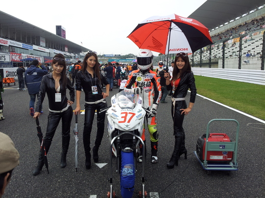 2013鈴鹿サンデーロードレース CBR250Rカップ最終戦！ 後編_c0198413_16595620.jpg