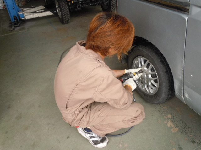 アトレーワゴン タイヤ交換(*^_^*)_c0213517_1324324.jpg