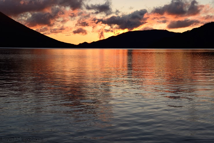 奥日光 千手ヶ浜 日の出と紅葉 Photograph2 奥日光 千手ヶ浜 日の出と紅葉 Photograph2