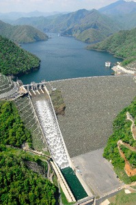 徳山ダムの水は「品質保証」されていない_f0197754_2118316.jpg